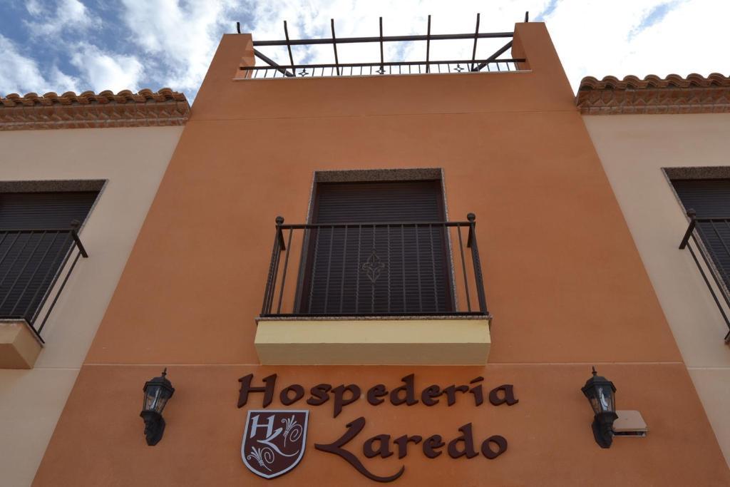 Hospederia Laredo La Carlota Exterior photo